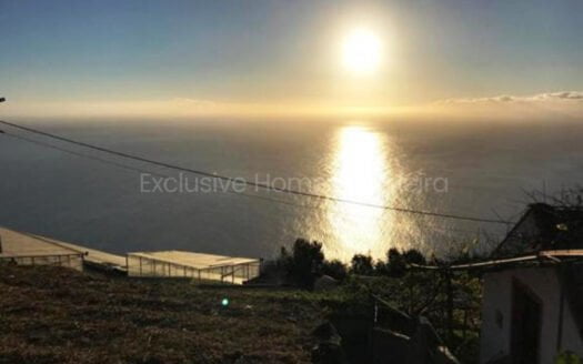 530 sqm Plot of land with great sea view and project for a contemporary home