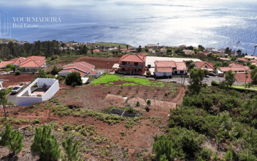 Spacious 1,700 m² Building Plot in Prazeres, Madeira