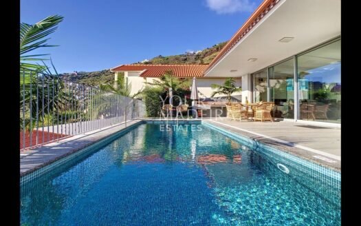 Modern bungalow with beautiful sea views and heated pool in Arco da Calheta, Madeira